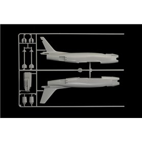 Italeri 1:48 North American FJ-2/3 Fury