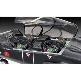 Revell 03852 1/32 BAe Hawk T2
