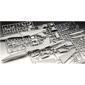 Revell 03852 1/32 BAe Hawk T2