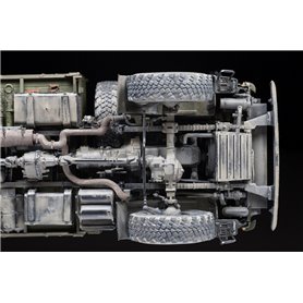 Zvezda 1:35 Russian military 2-axle truck K-4350