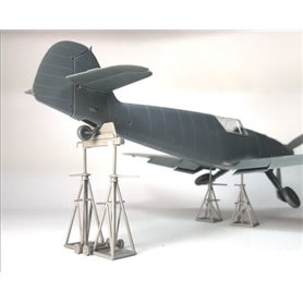 Das Werk 1:48 GERMAN LUFTWAFFE JACK STAND SET - EXTENDED EDITION