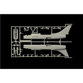 Italeri 1456 F-8E Crusader