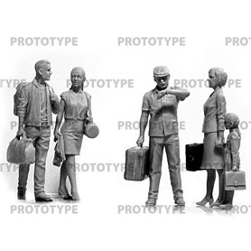ICM 35905 Chernobyl#5. Extraction (4 adults, 1 child and luggage) (100% new molds)