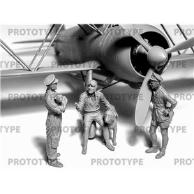 ICM 32025 CR. 42 Falco with Italian Pilots in tropical uniform
