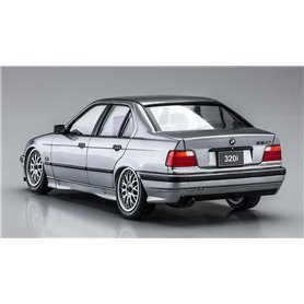 Hasegawa 1:24 BMW 320i W/CHIN SPOILER - LIMITED EDITION