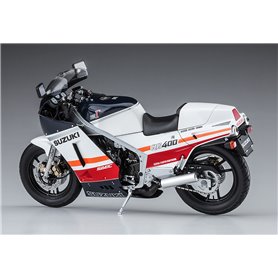 Hasegawa 1:12 Suzuki RG400 - EARLY VERSION - RED/WHITE COLOR W/UNDER COWL - LIMITED EDITION