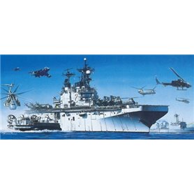 Dragon 1:700 USS Saipan