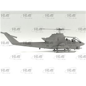 ICM 1:32 AH-1G Cobra - W/VIETNAM WAR US HELICOPTER PILOTS