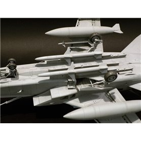 Italeri 2517 1/32 Tornado ECR