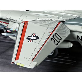 Tamiya 1:48 Grumman F-14A Tomcat - LATE MODEL - CARRIER LAUNCH SET