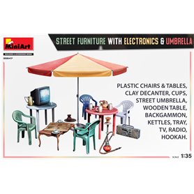Mini Art 1:35 STREET FURNITURE W/ELECTRONICS AND UMBRELLA