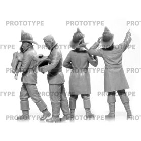 ICM 1:35 AMERICAN FIRE TRUCK CREW - 1910S