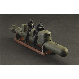 Italeri 5621 1/35 S.L.C. "Maiale" with crew
