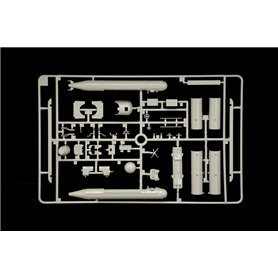 Italeri 5621 1/35 S.L.C. "Maiale" with crew