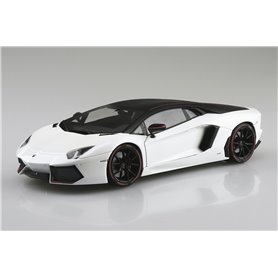 Aoshima 1:24 Lamborghini Aventador Pirelli Edition 2014