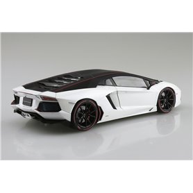 Aoshima 1:24 Lamborghini Aventador Pirelli Edition 2014