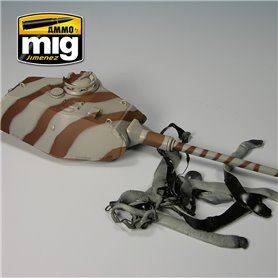 AMIG8012 CAMOUFLAGE MASKING PUTTY