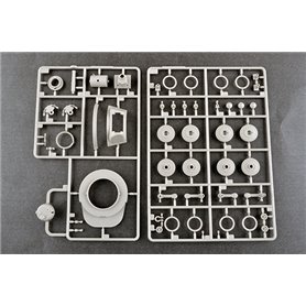 Trumpeter 1:35 T-100 - SOVIET HEAVY TANK