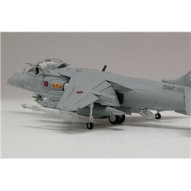 AIRFIX 1:72 Gift Set BAE Harrier GR.9A