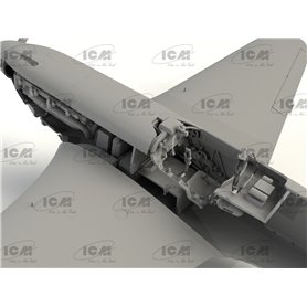 ICM 1:32 Yakovlev Yak-9T - WWII SOVIET FIGHTER