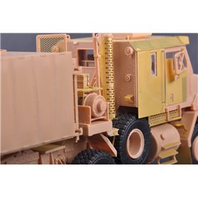 Hobby Boss 85525 M1070 Gun truck