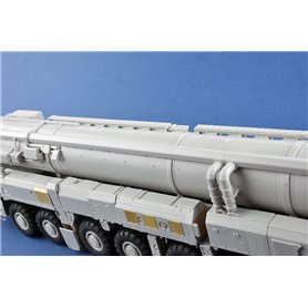 Trumpeter 01082 15U175 TEL of RS-12M1 Topol-M ICBM complex
