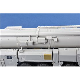 Trumpeter 01082 15U175 TEL of RS-12M1 Topol-M ICBM complex