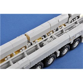 Trumpeter 01082 15U175 TEL of RS-12M1 Topol-M ICBM complex