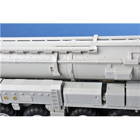 Trumpeter 01082 15U175 TEL of RS-12M1 Topol-M ICBM complex