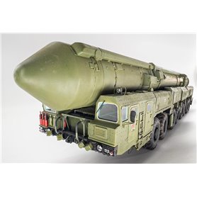 Trumpeter 01082 15U175 TEL of RS-12M1 Topol-M ICBM complex