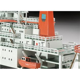 Revell 05218 1/300 German Research Vessel Meteor
