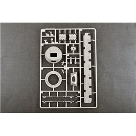 Trumpeter 1:35 T-100Z - SOVIET HEAVY TANK1:35