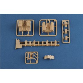 Hobby Boss 1:72 Wyrzutnia (9P117M1) z rakietą R17 9K72 zestaw rakietowy Elbrus Scud B - 1:72