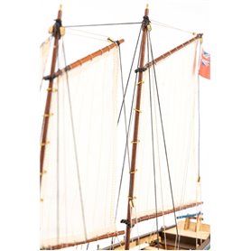 ARTESANIA LATINA 19005 Captain's Longboat HMS Endeavour 2022 - 1:50