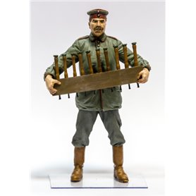 Copper State Models F32-004 German Aerodrome Personnel w/ Grenades Crate WWI Figure