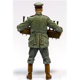 Copper State Models F32-004 German Aerodrome Personnel w/ Grenades Crate WWI Figure
