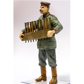Copper State Models F32-004 German Aerodrome Personnel w/ Grenades Crate WWI Figure