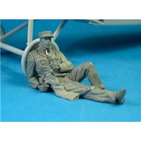 Copper State Models F32-049 French Airman Smoking Pipe WWI Figures
