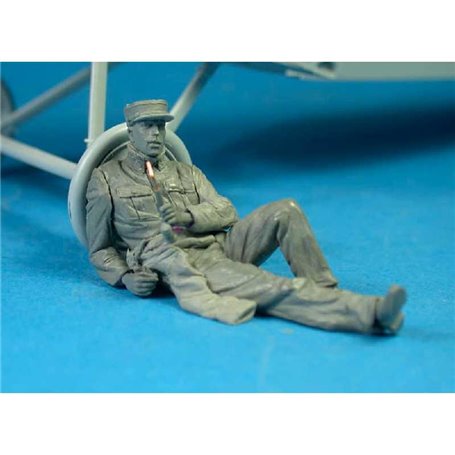 Copper State Models F32-049 French Airman Smoking Pipe WWI Figures