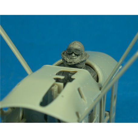 Copper State Models F32-038 Seated RFC Pilot In Sidcot Suit WWI Figures