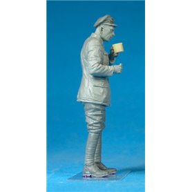 Copper State Models F35-002 British Armoured Car Division Serviceman On Tea Break