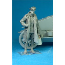 Copper State Models F35-007 British RNAS Armoured Car Division Crewman With A Bucket
