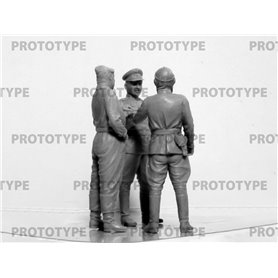 ICM 1:32 PILOTS OF THE SOVIET AIR FORCE 1943-1945