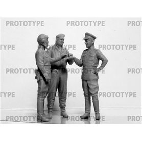 ICM 1:32 PILOTS OF THE SOVIET AIR FORCE 1943-1945
