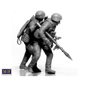 MB 1:35 RUSSIAN-UKRAINIAN WAR SERIES - AZOV REGIMENT - DEFENCE OF MARIUPOL - MARCH 2022