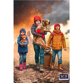 MB 1:35 RUSSIAN-UKRAINIAN WAR SERIES - REFUGEES - MARCH 2022