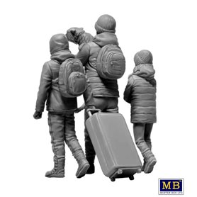 MB 1:35 RUSSIAN-UKRAINIAN WAR SERIES - REFUGEES - MARCH 2022