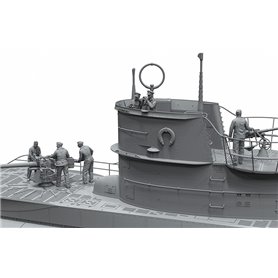 Border Model 1:35 GERMAN SUBMARINES AND COMMANDERS SET OF 6 RESIN FIGURES