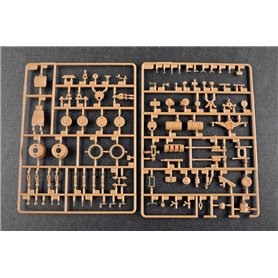 Trumpeter 1:35 BAZ-6403 W/ChMZAP-9990-071 TRAILER