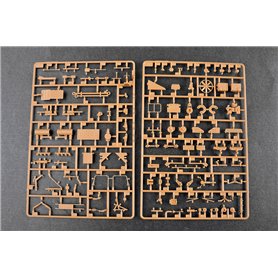 Trumpeter 1:35 BAZ-6403 W/ChMZAP-9990-071 TRAILER